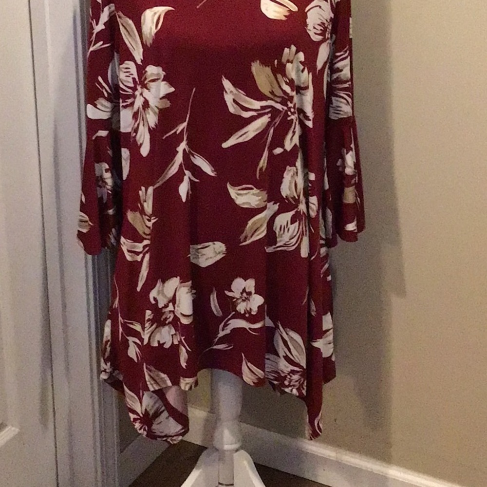 White Mark Fluted Sleeve Long on Sides Top Size 2XLarge